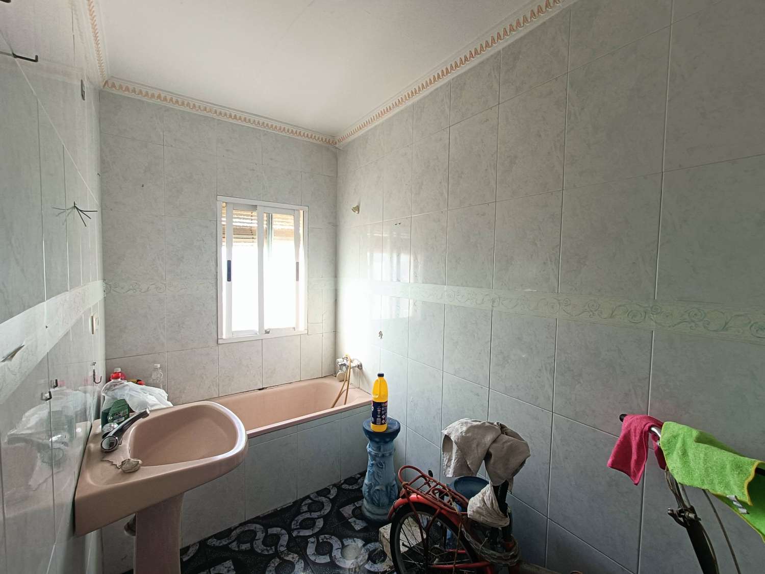 Hus til salgs til Íllora