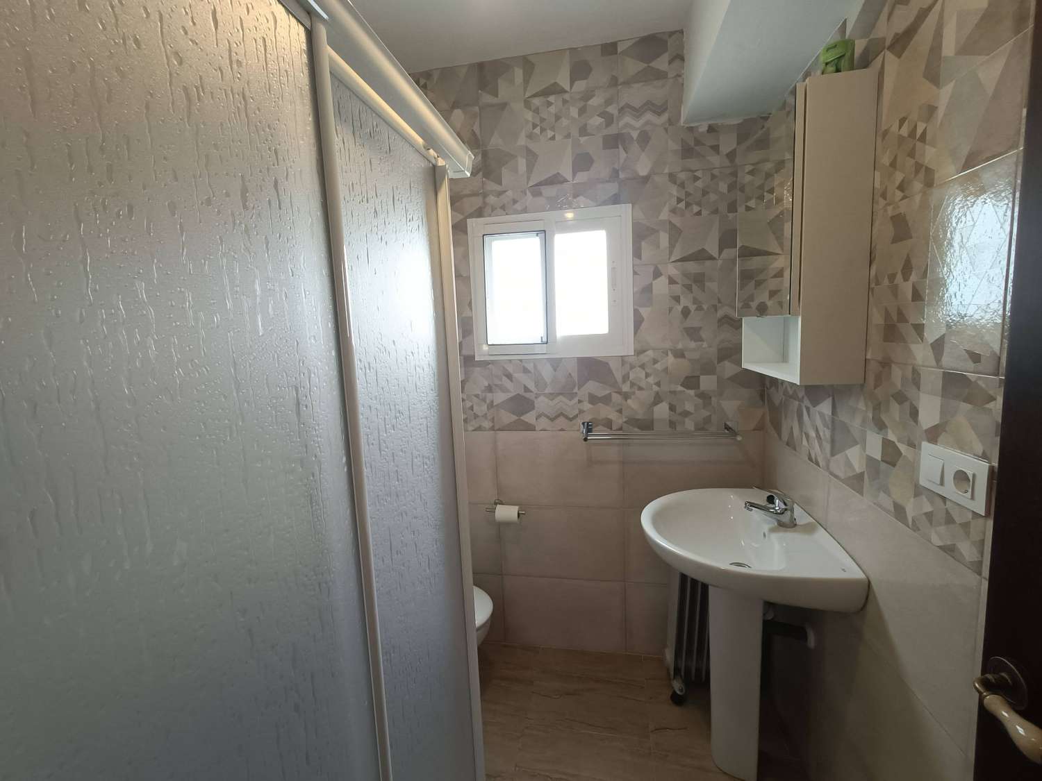 Lovely 5 bed detached country home in a peaceful location, good access and all main services