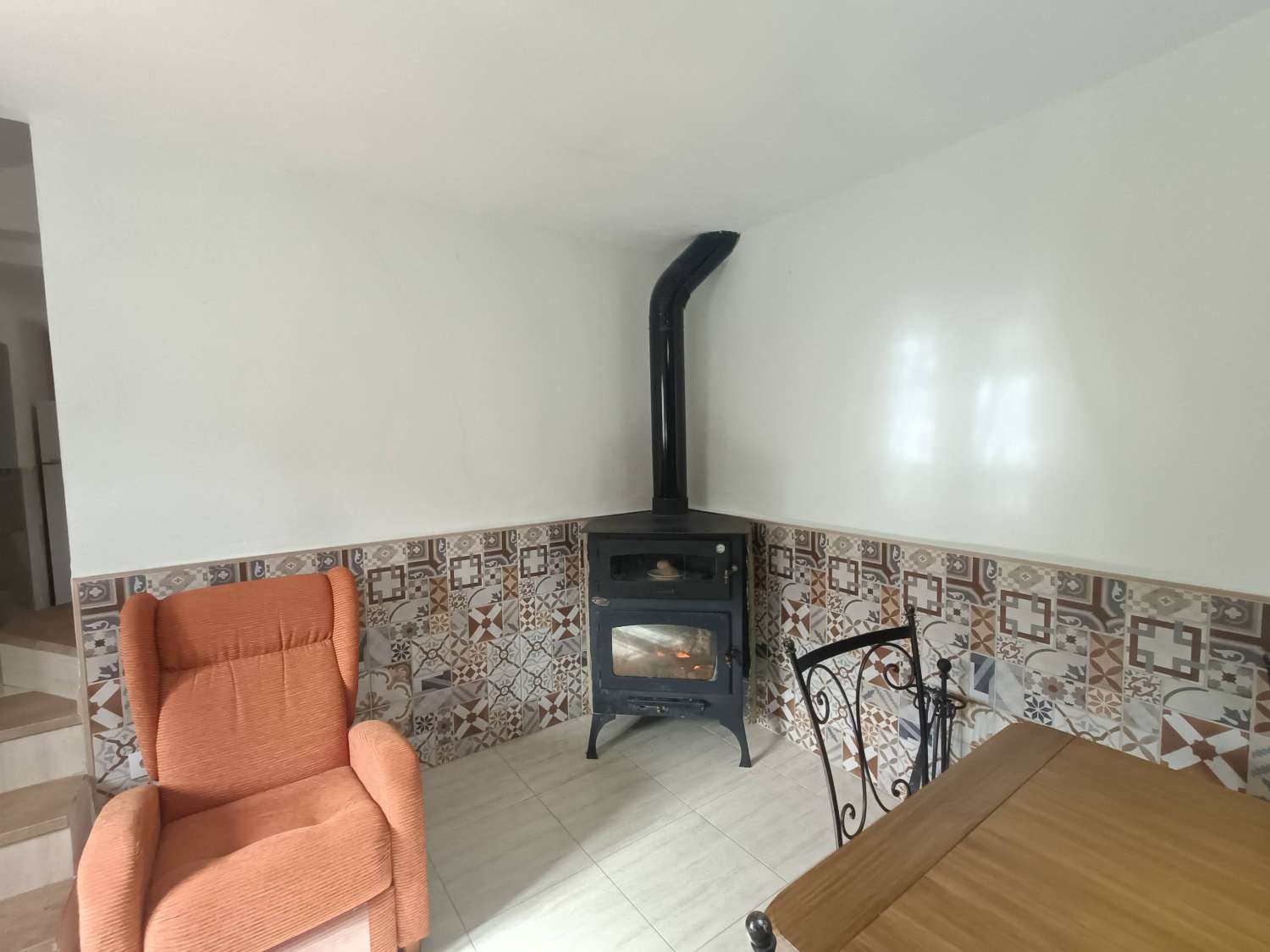 Lovely 5 bed detached country home in a peaceful location, good access and all main services