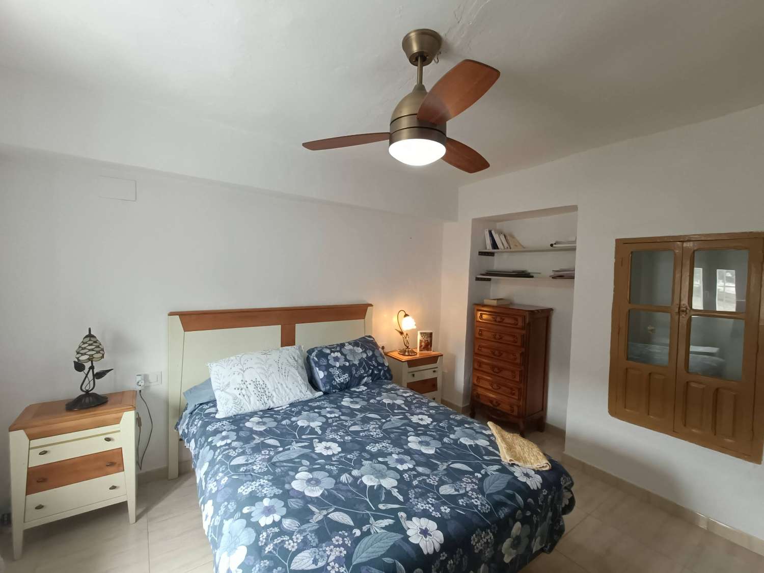 Lovely 5 bed detached country home in a peaceful location, good access and all main services