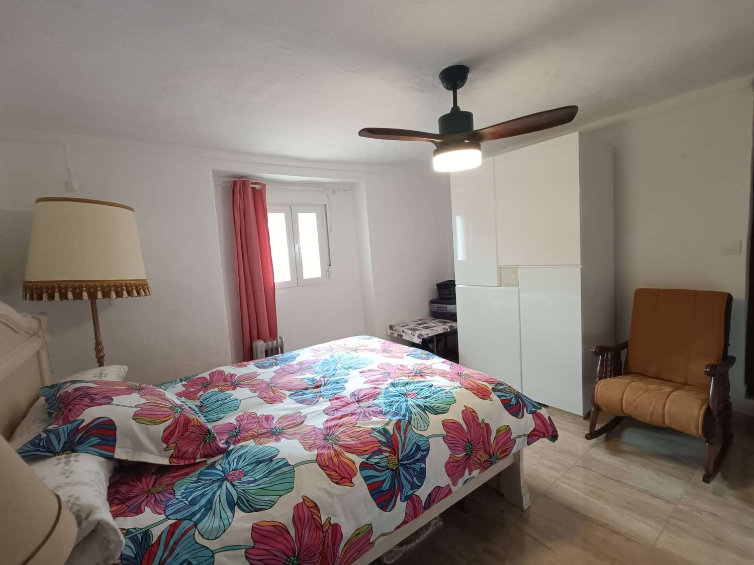 Lovely 5 bed detached country home in a peaceful location, good access and all main services