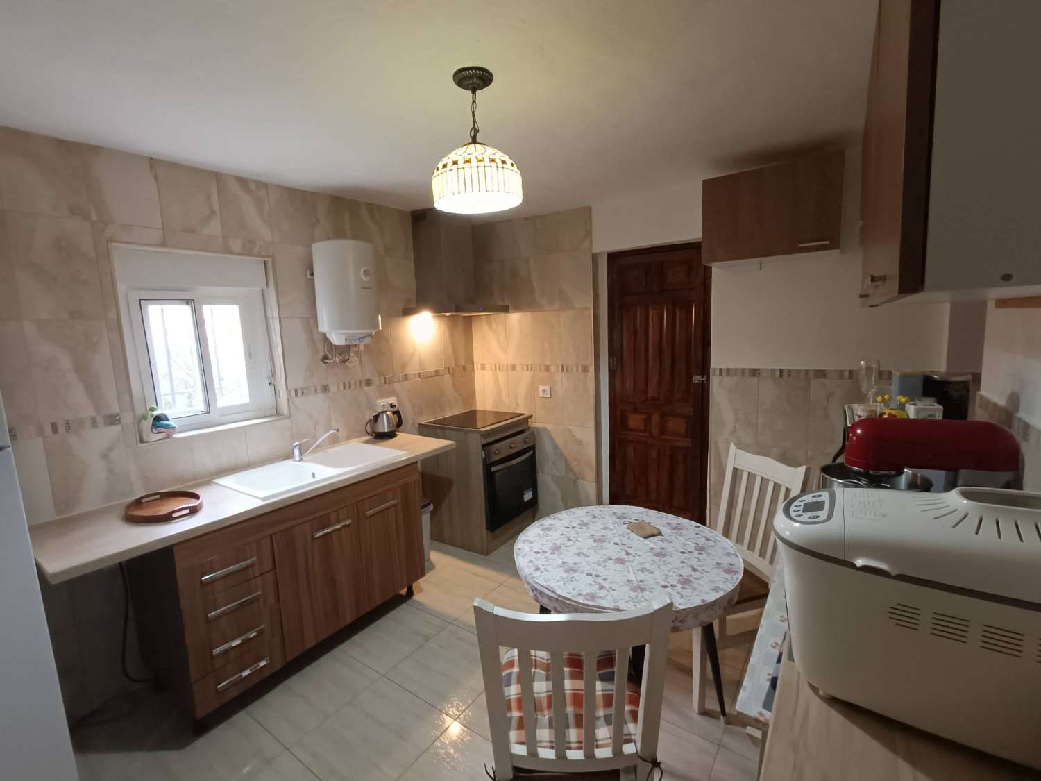 Lovely 5 bed detached country home in a peaceful location, good access and all main services