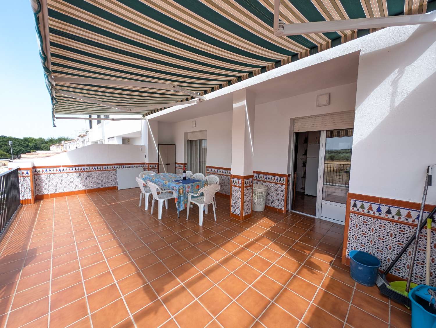 Authentic Andalusian Townhouse for Sale in Tocón, Granada – Terrace, Large Patio & Apartment Potential