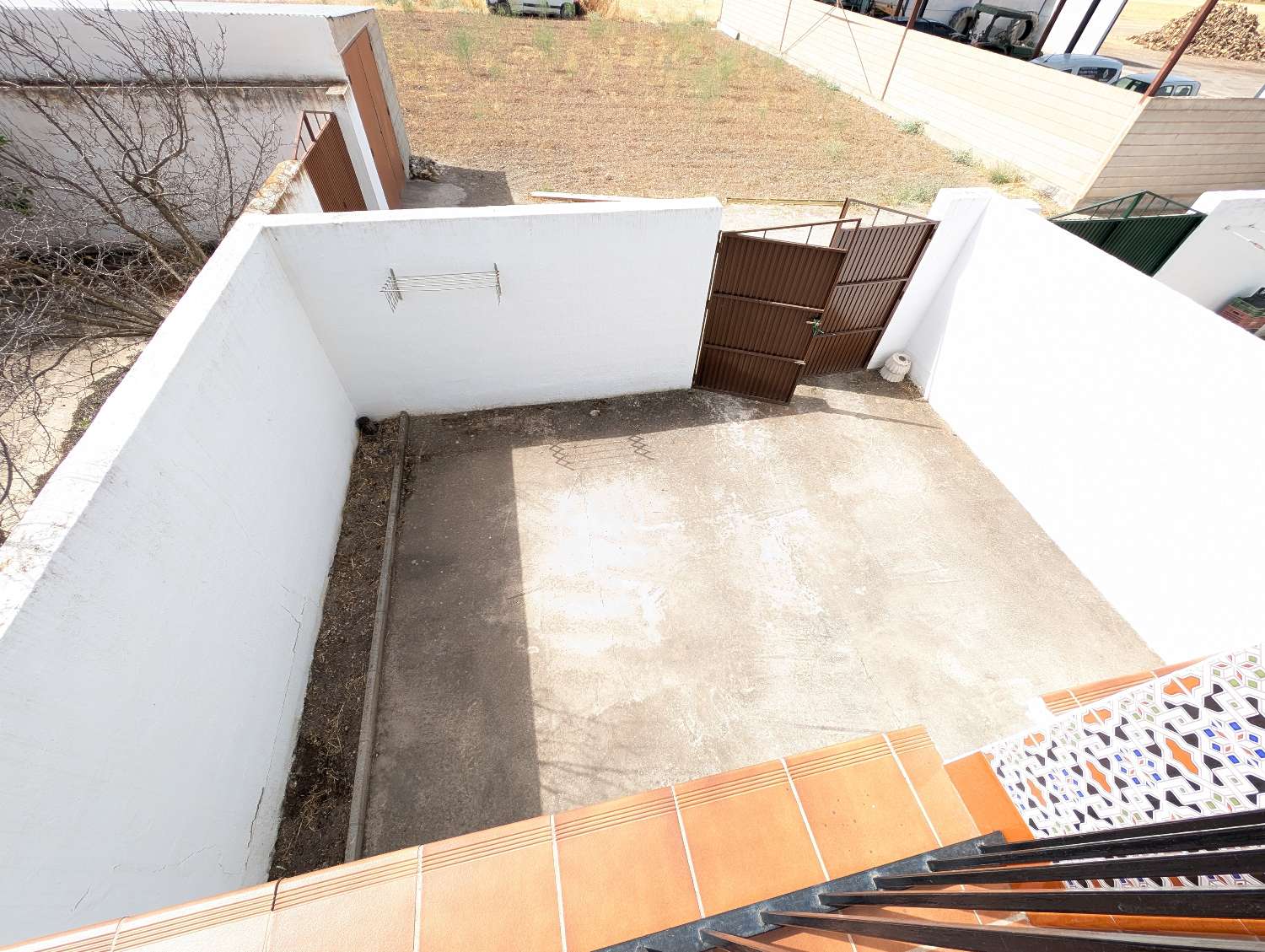 Authentic Andalusian Townhouse for Sale in Tocón, Granada – Terrace, Large Patio & Apartment Potential