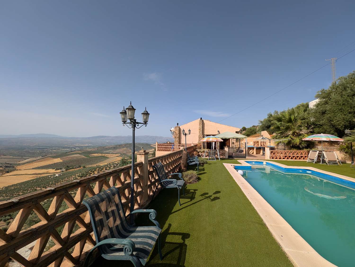 Fantastic country home with Spectacular views toward the Sierra Nevada