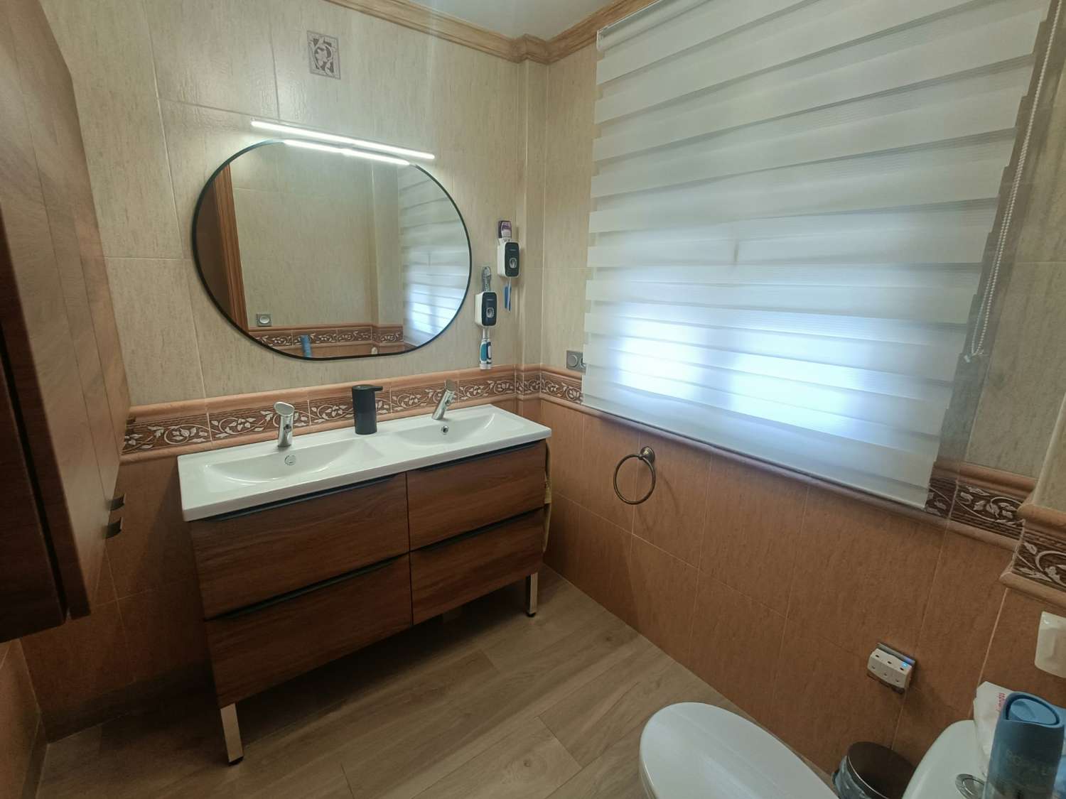 Modern townhouse with private pool and sunny patio located 30 mins to Granada city and an hour to Malaga