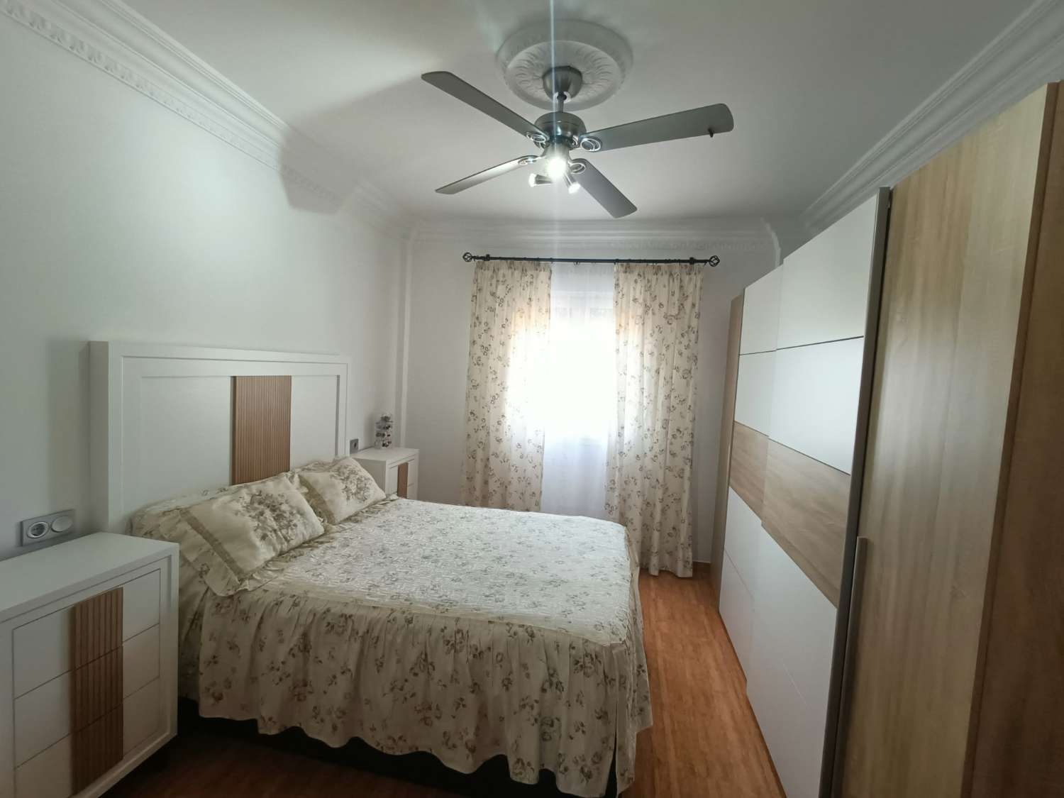 Modern townhouse with private pool and sunny patio located 30 mins to Granada city and an hour to Malaga