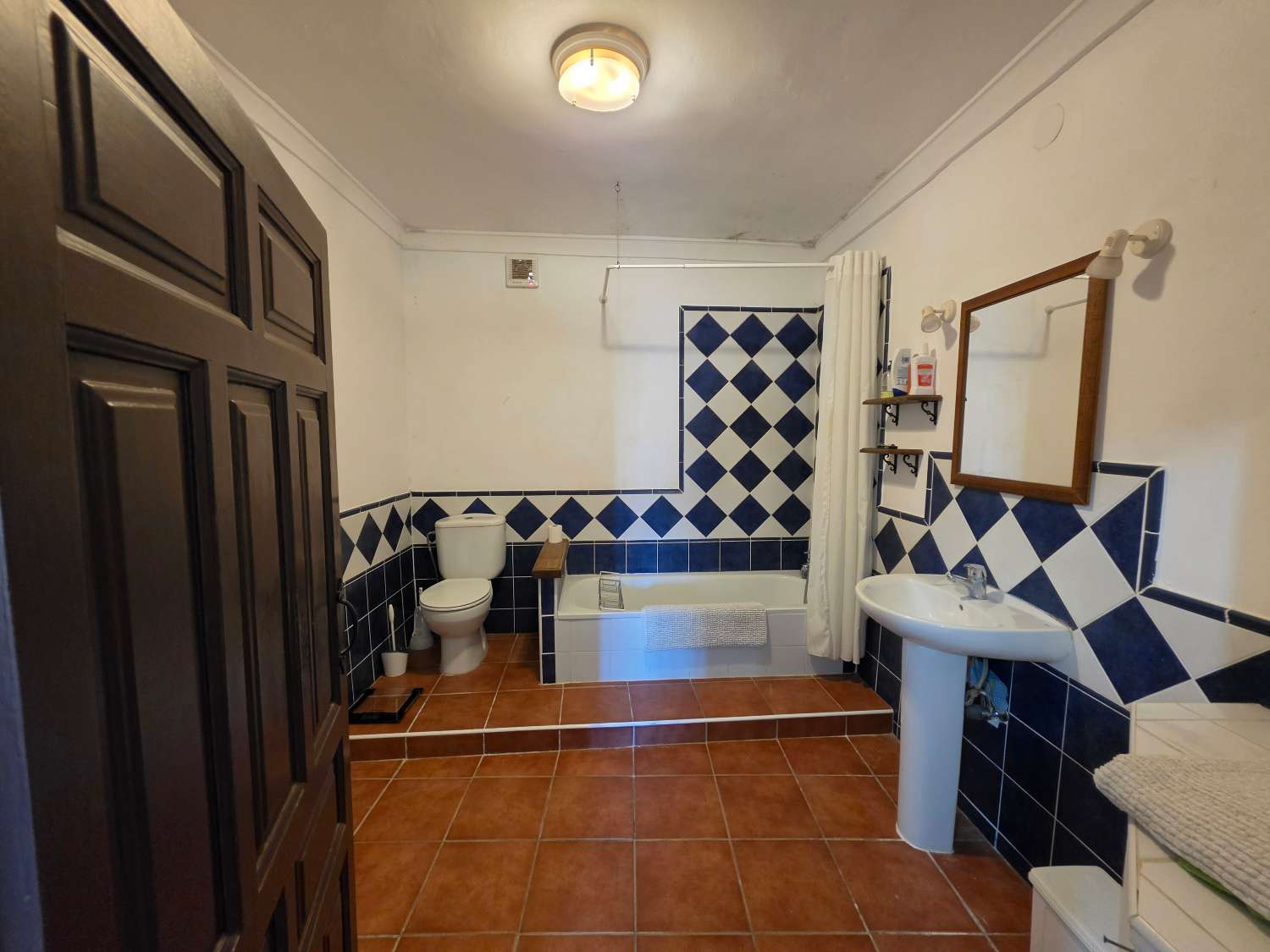 Talo myynnissä Alhama de Granada