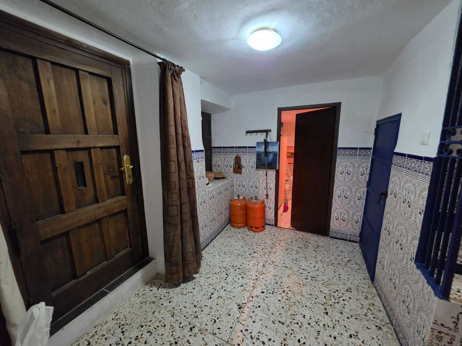 Talo myynnissä Alhama de Granada
