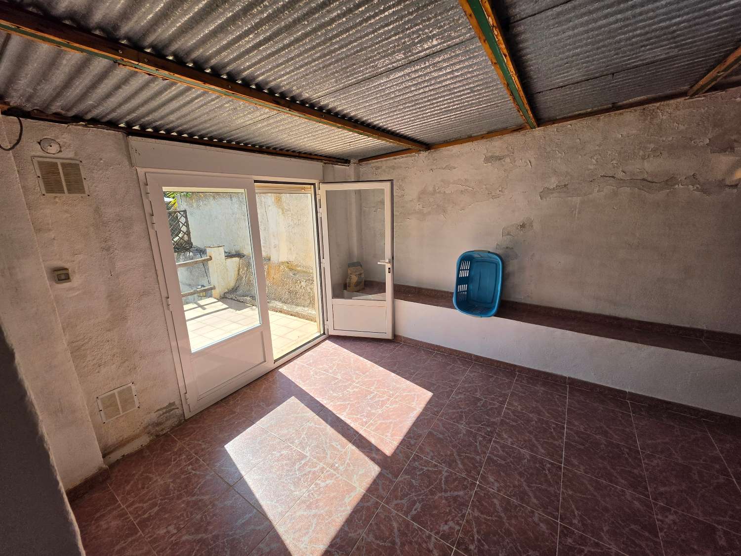 Talo myynnissä Alhama de Granada