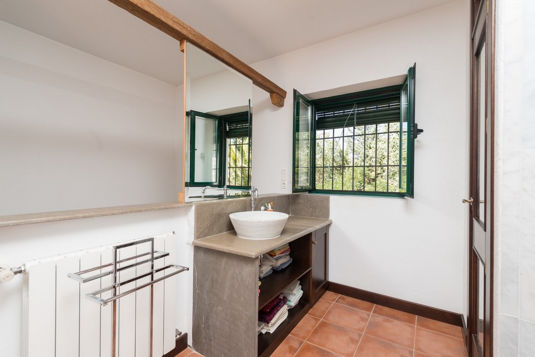 FANTASTIC ANDALUSIAN HACIENDA-STYLE CORTIJO WITH LARGE ECOLOGICAL FARM