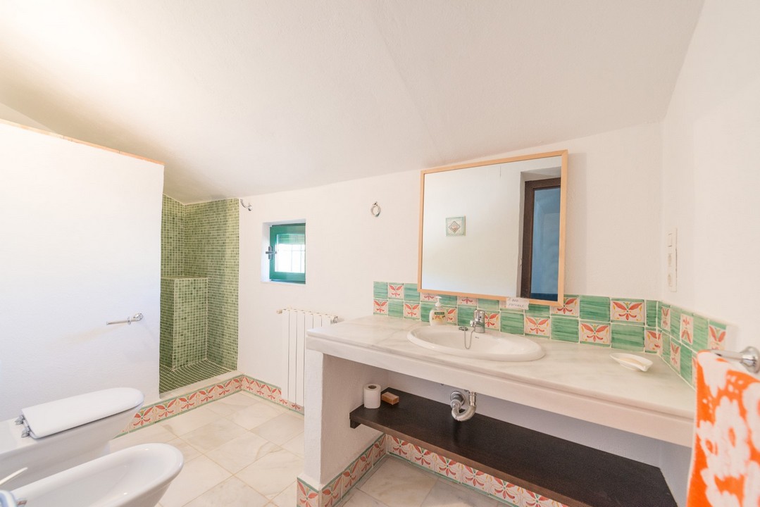 FANTASTIC ANDALUSIAN HACIENDA-STYLE CORTIJO WITH LARGE ECOLOGICAL FARM