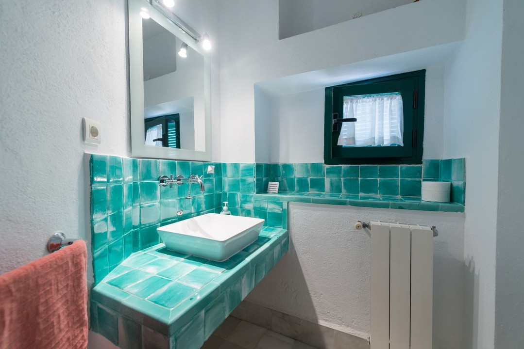 FANTASTIC ANDALUSIAN HACIENDA-STYLE CORTIJO WITH LARGE ECOLOGICAL FARM