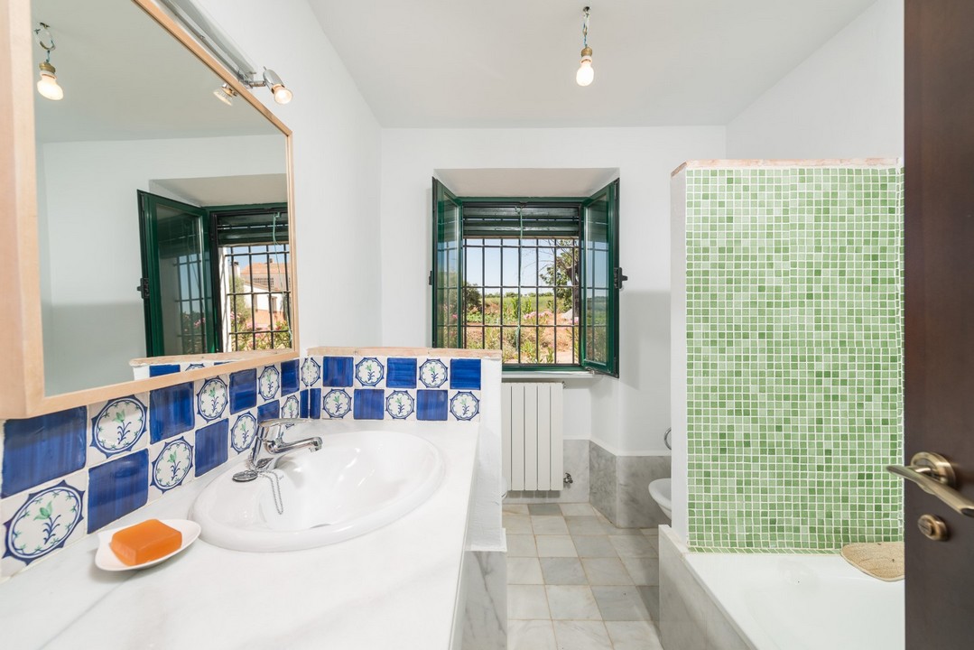FANTASTIC ANDALUSIAN HACIENDA-STYLE CORTIJO WITH LARGE ECOLOGICAL FARM
