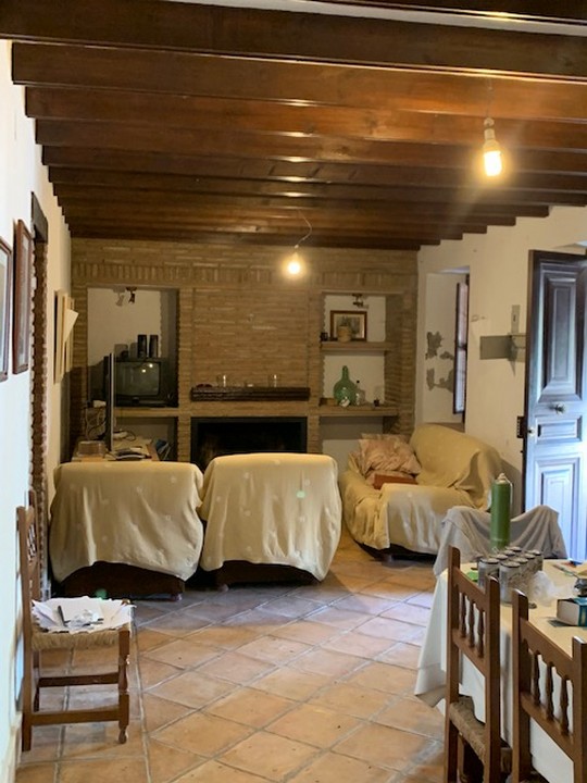 CASA RURALE INDIPENDENTE CON PISCINA E TANTO TERRENO