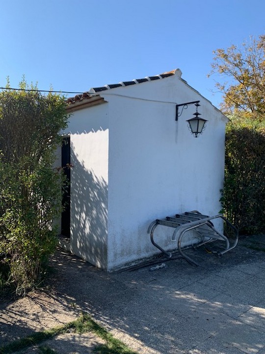 MAISON RURALE INDÉPENDANTE AVEC PISCINE ET BEAUCOUP DE TERRAIN