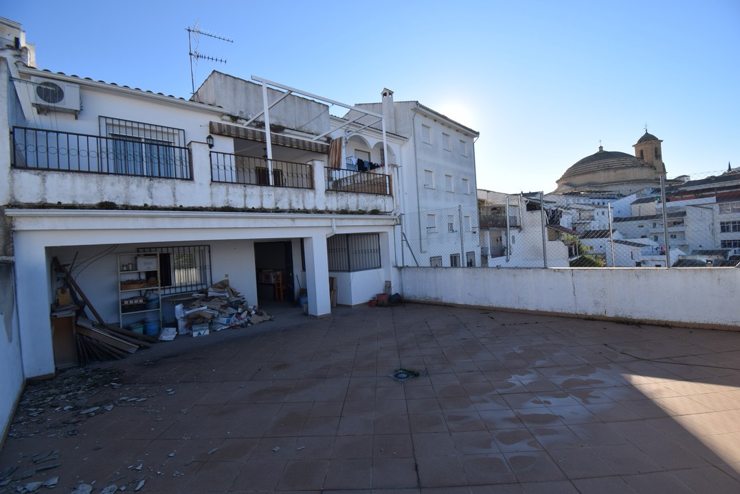 Town house with large terrace with beautiful views