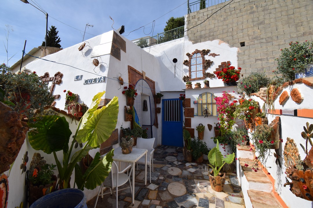 SCHÖNES HÖHLENHAUS ZU VERKAUFEN IN GRANADA, ANDALUSIEN