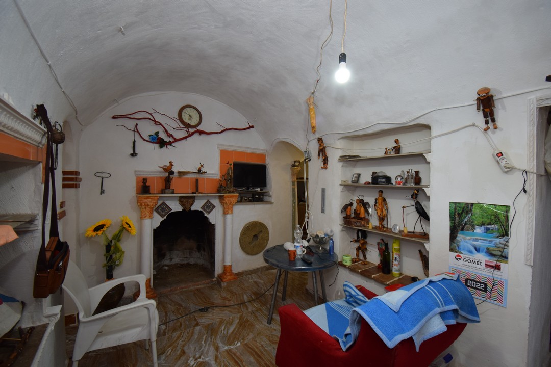 BEAUTIFUL CAVE HOUSE FOR SALE IN GRANADA, ANDALUCIA