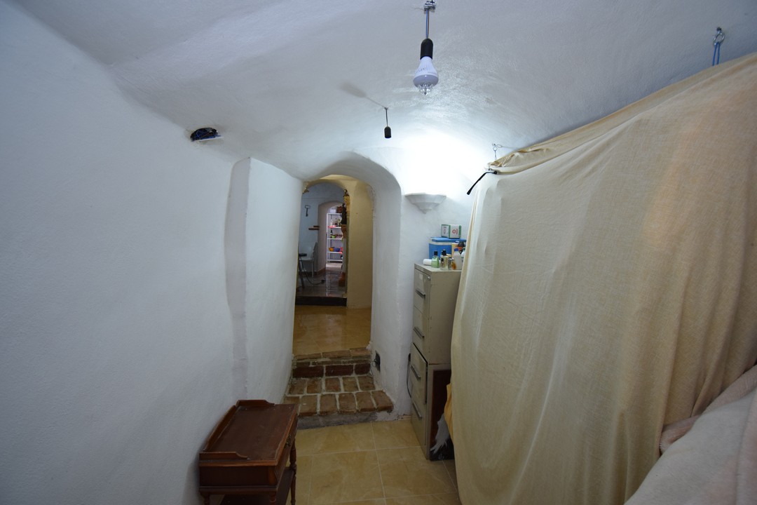 BELLA CASA GROTTA IN VENDITA A GRANADA, ANDALUCIA