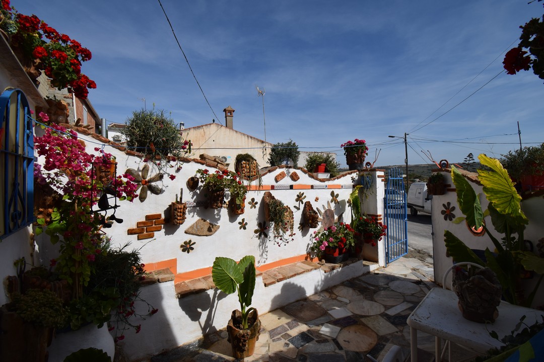 BELLA CASA GROTTA IN VENDITA A GRANADA, ANDALUCIA