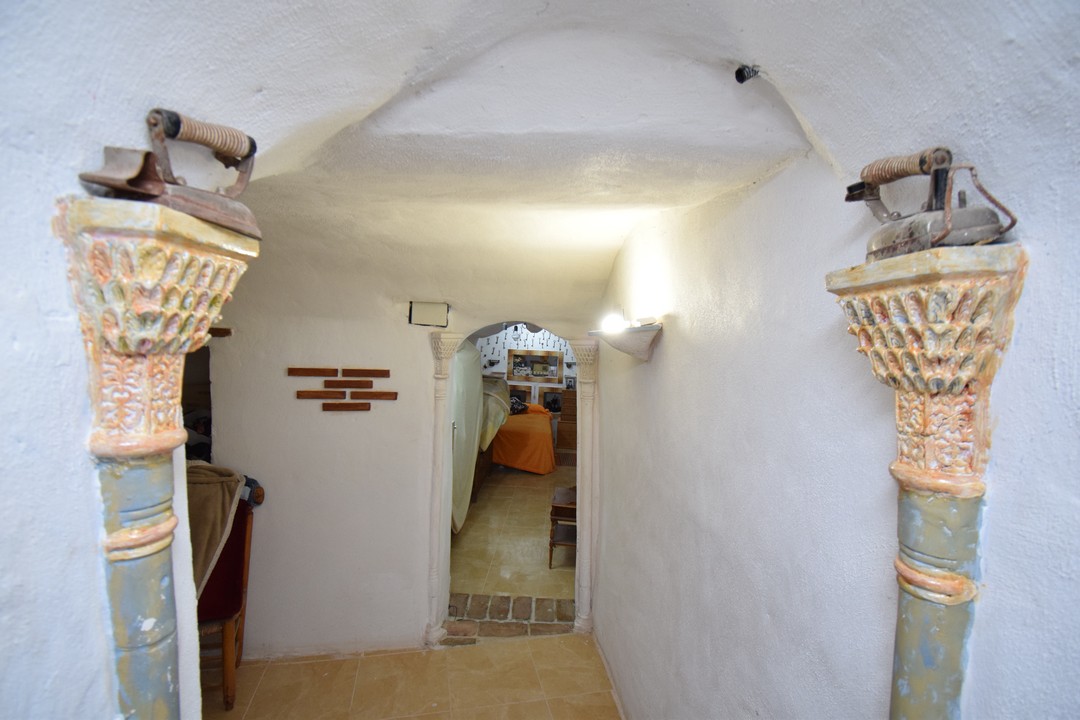 BELLA CASA GROTTA IN VENDITA A GRANADA, ANDALUCIA