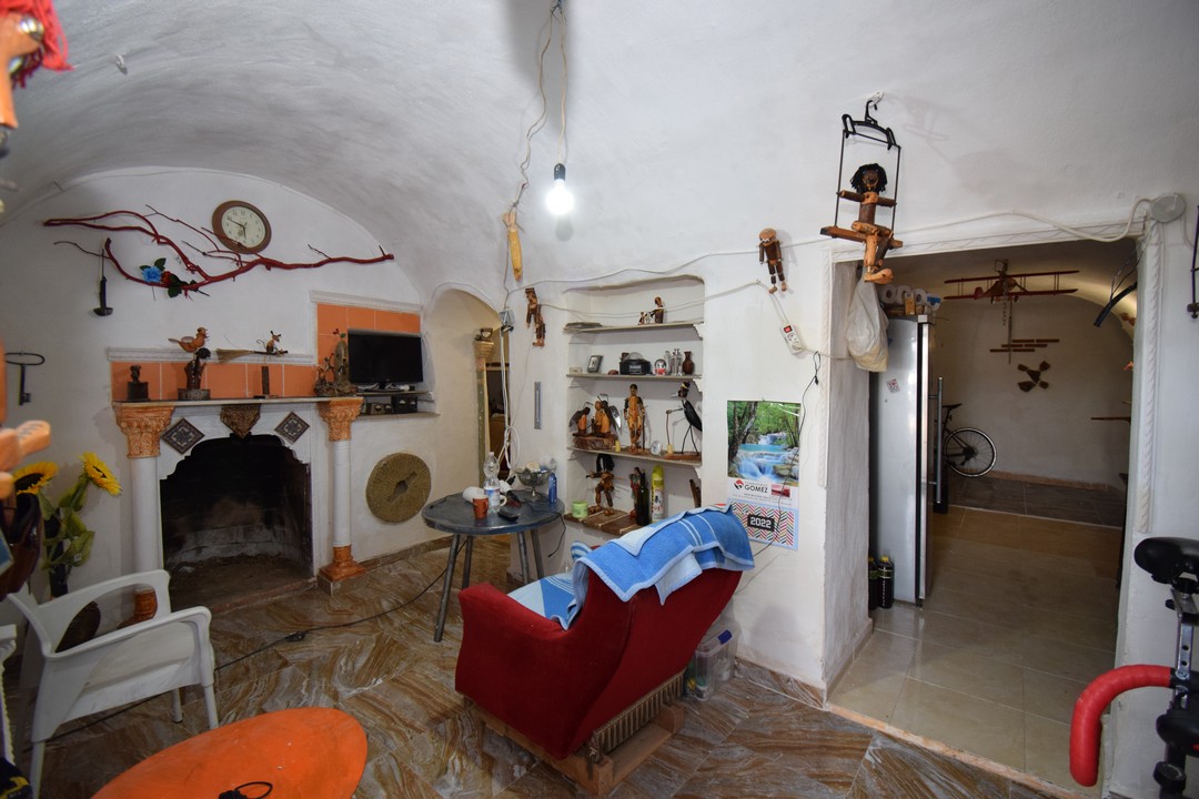 BEAUTIFUL CAVE HOUSE FOR SALE IN GRANADA, ANDALUCIA