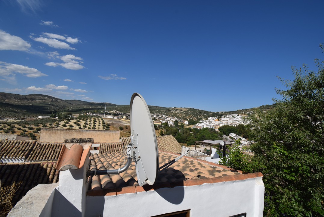 TOWNHOUSE WITH 2 TERRACES AND FANTASTIC VIEWS