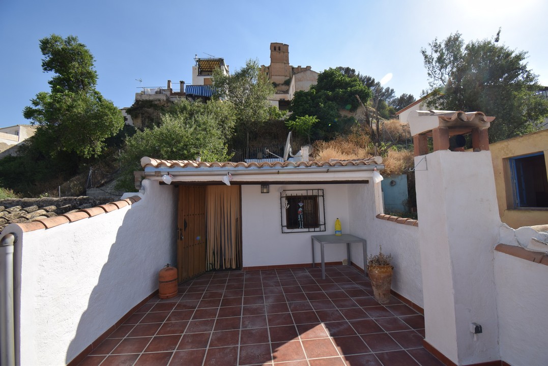 CASA CON 2 TERRAZAS Y FANTÁSTICAS VISTAS EN MONTEFRIO