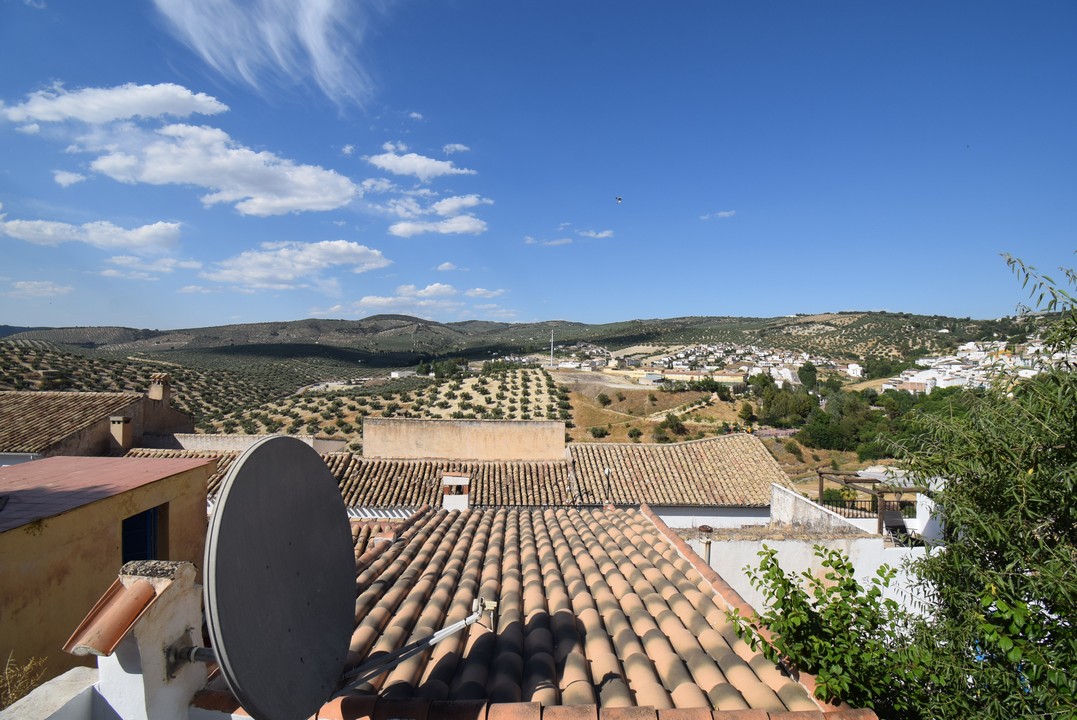 REIHENHAUS MIT 2 TERRASSEN UND FANTASTISCHEM AUSBLICK