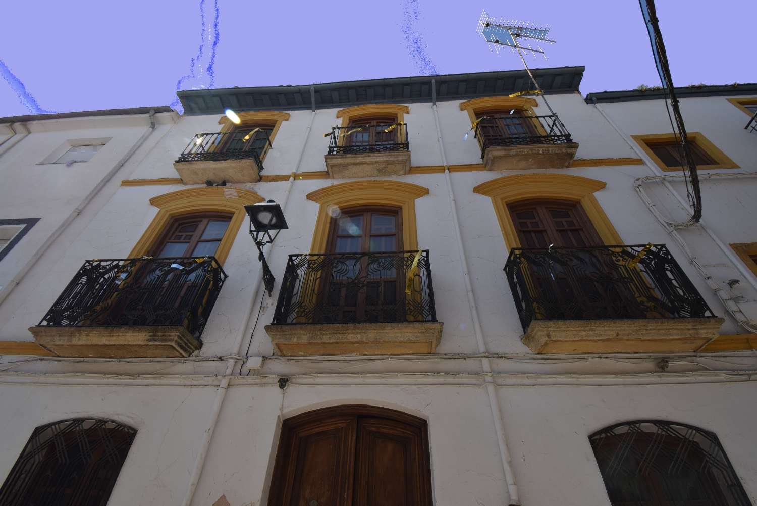 MAISON SINGULIÈRE À VENDRE À MONTEFRIO