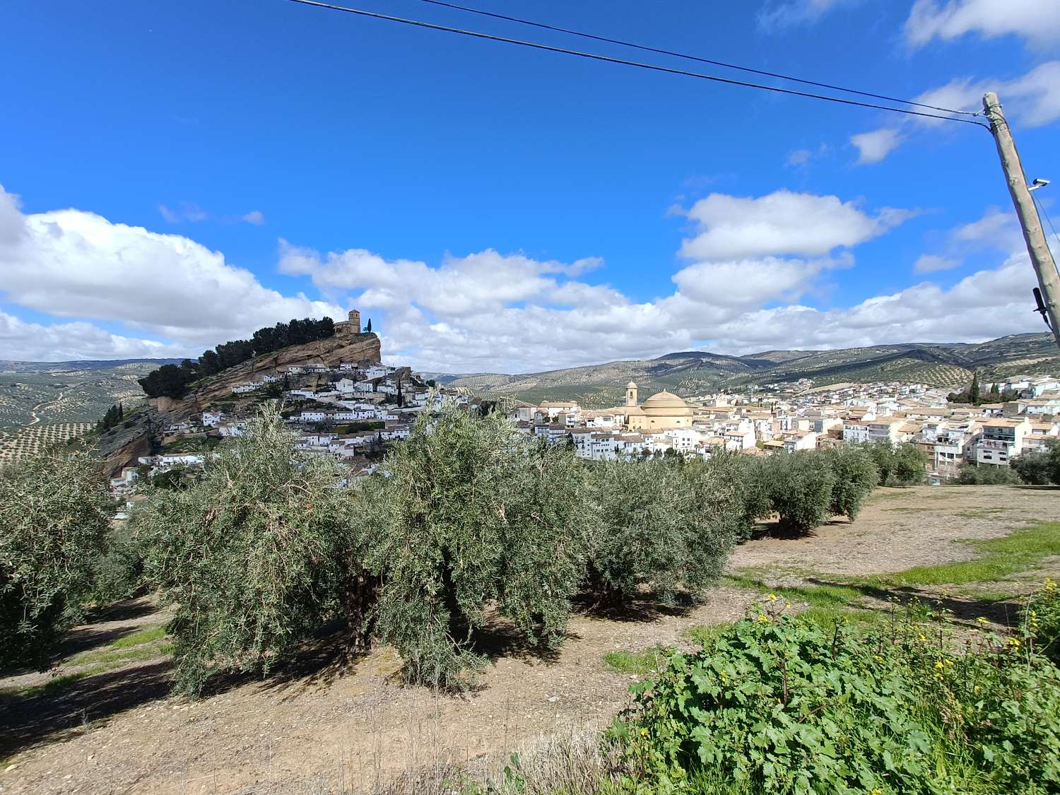 SINGULÄRT HUS TILL SALU I MONTEFRIO