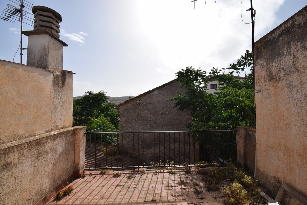 GROSSES HAUS ZUM REFORMIEREN, MIT PATIO, TERRASSE UND AUSSICHT