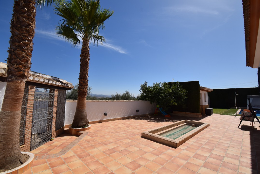 BELLISSIMA CASA DI CAMPAGNA CON MOLTO FASCINO E TANTE POSSIBILITA&#39;...