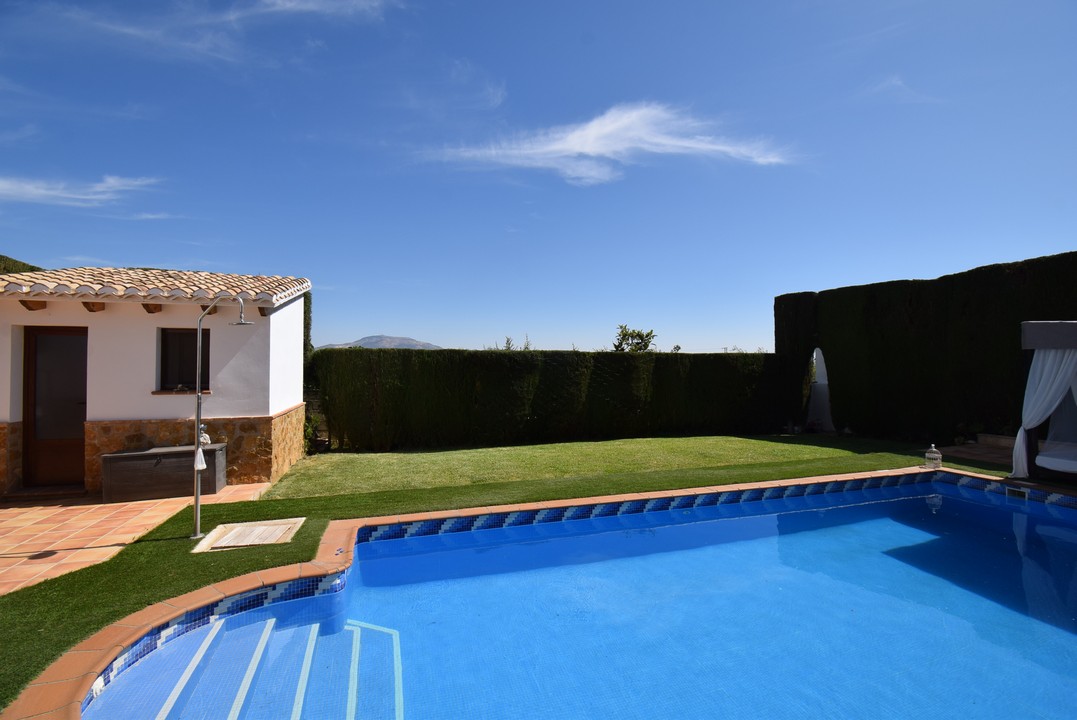 BELLISSIMA CASA DI CAMPAGNA CON MOLTO FASCINO E TANTE POSSIBILITA&#39;...