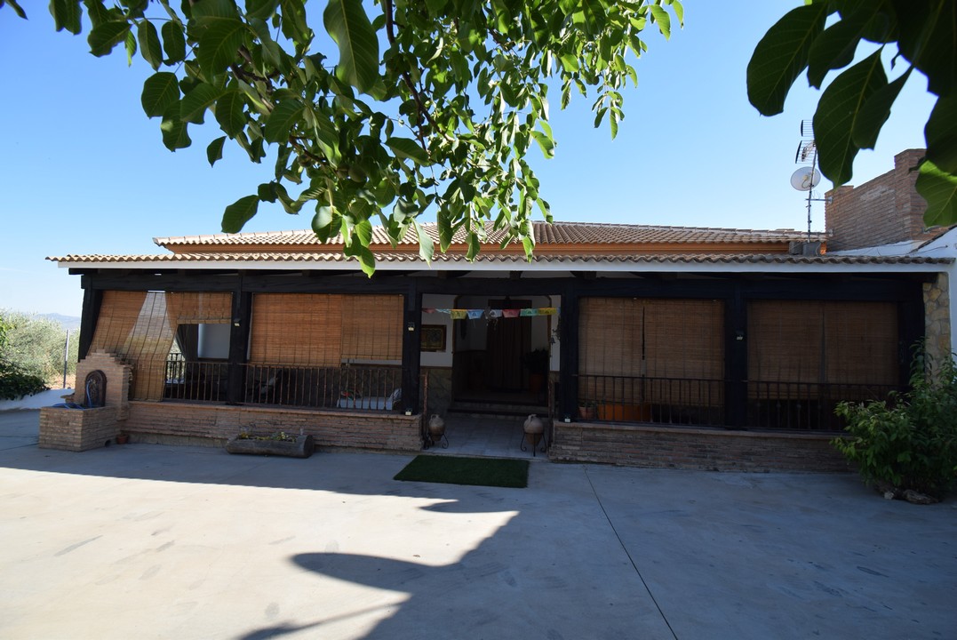 BELLISSIMA CASA DI CAMPAGNA CON MOLTO FASCINO E TANTE POSSIBILITA&#39;...