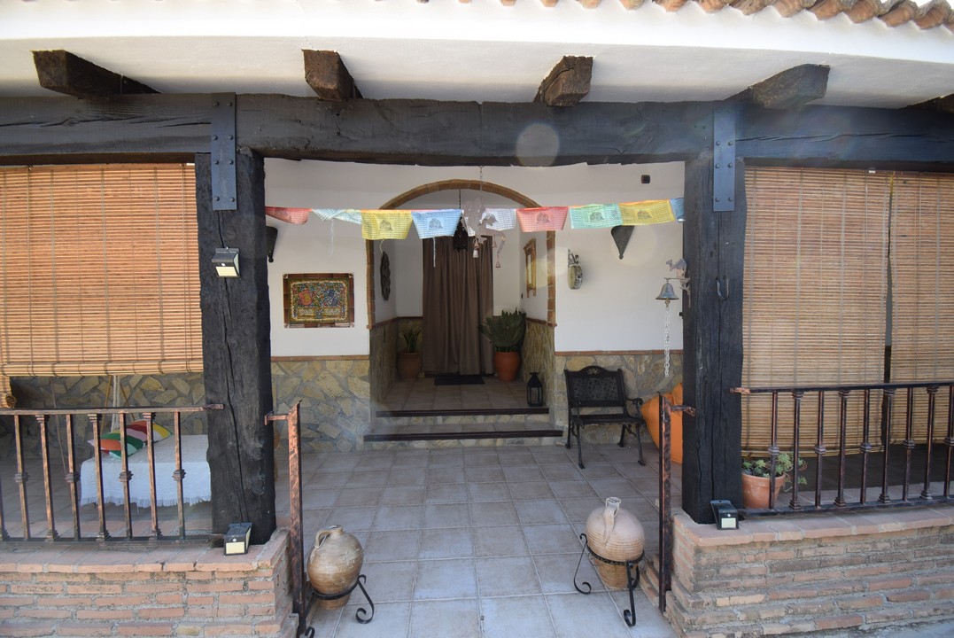 BELLISSIMA CASA DI CAMPAGNA CON MOLTO FASCINO E TANTE POSSIBILITA&#39;...