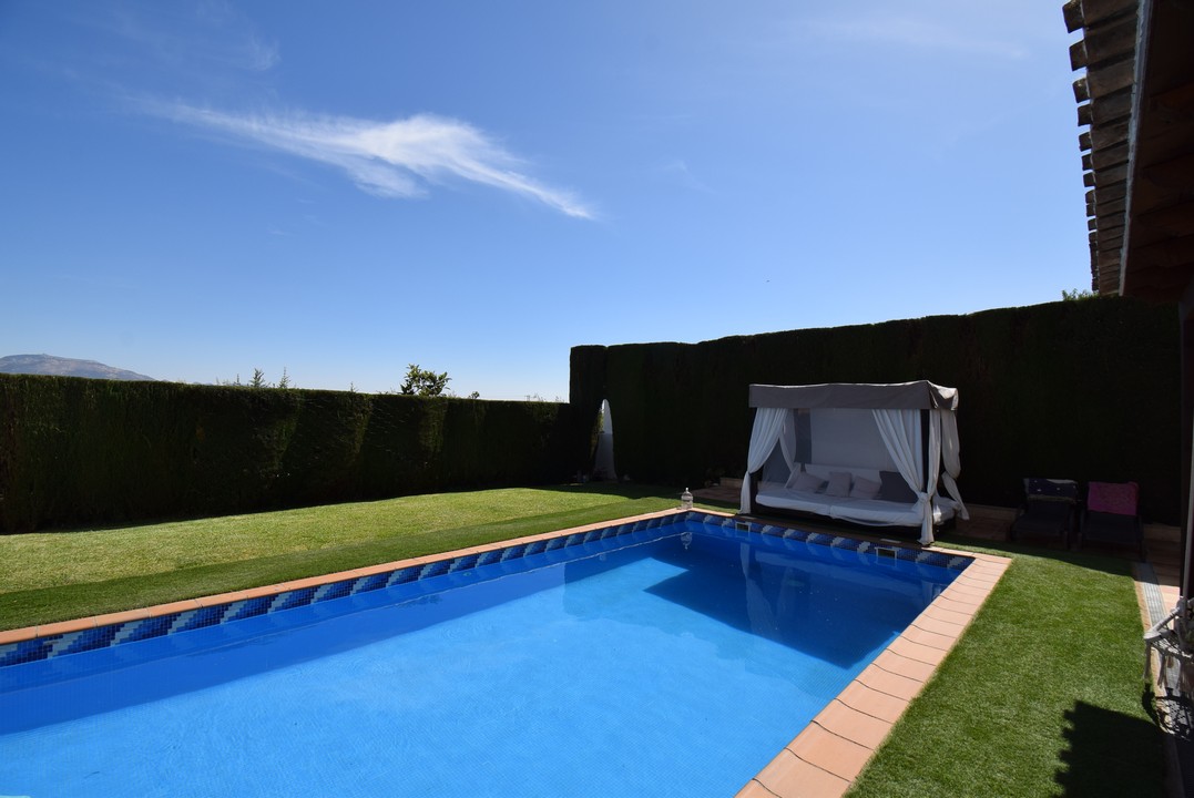 BELLISSIMA CASA DI CAMPAGNA CON MOLTO FASCINO E TANTE POSSIBILITA&#39;...