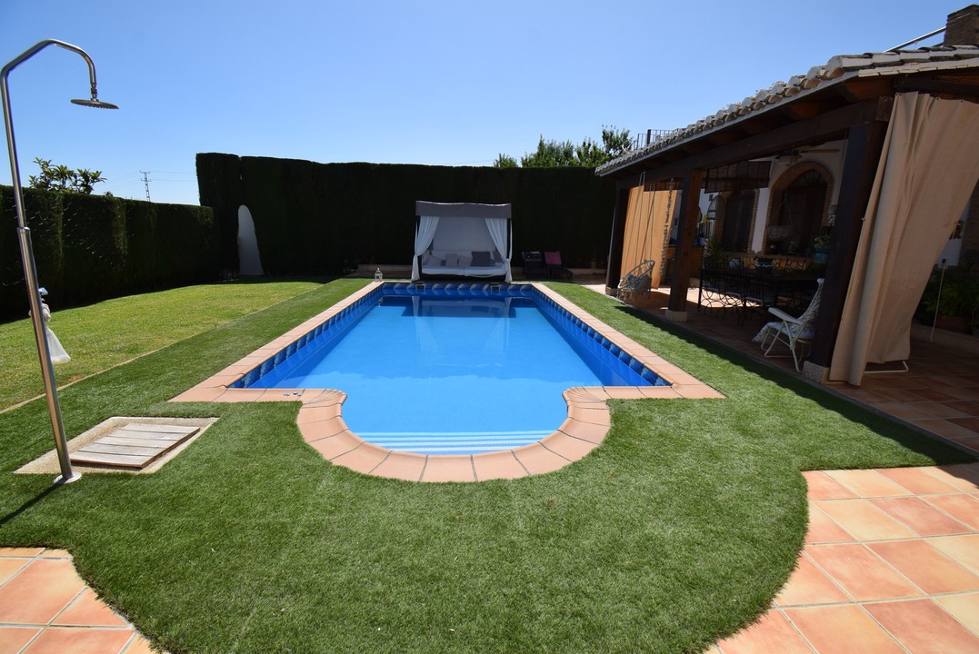 BELLISSIMA CASA DI CAMPAGNA CON MOLTO FASCINO E TANTE POSSIBILITA&#39;...