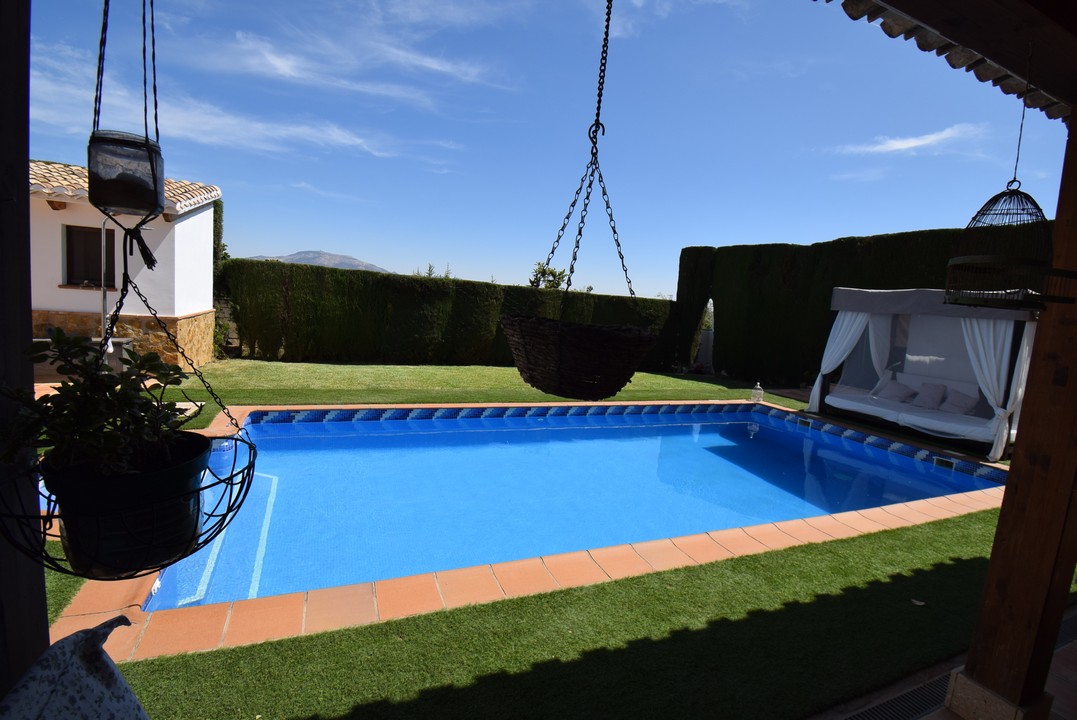 BELLISSIMA CASA DI CAMPAGNA CON MOLTO FASCINO E TANTE POSSIBILITA&#39;...