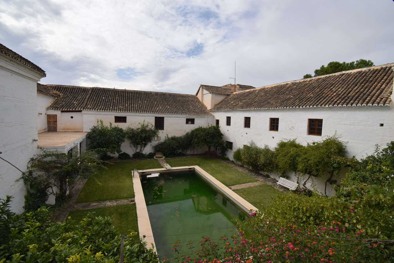 CASA SINGULAR A 10 MINUTOS DE GRANADA