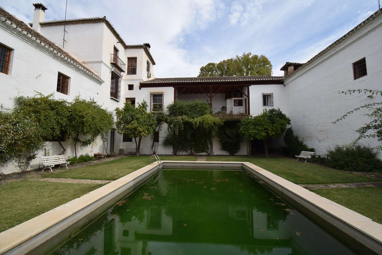 CASA SINGULAR A 10 MINUTOS DE GRANADA