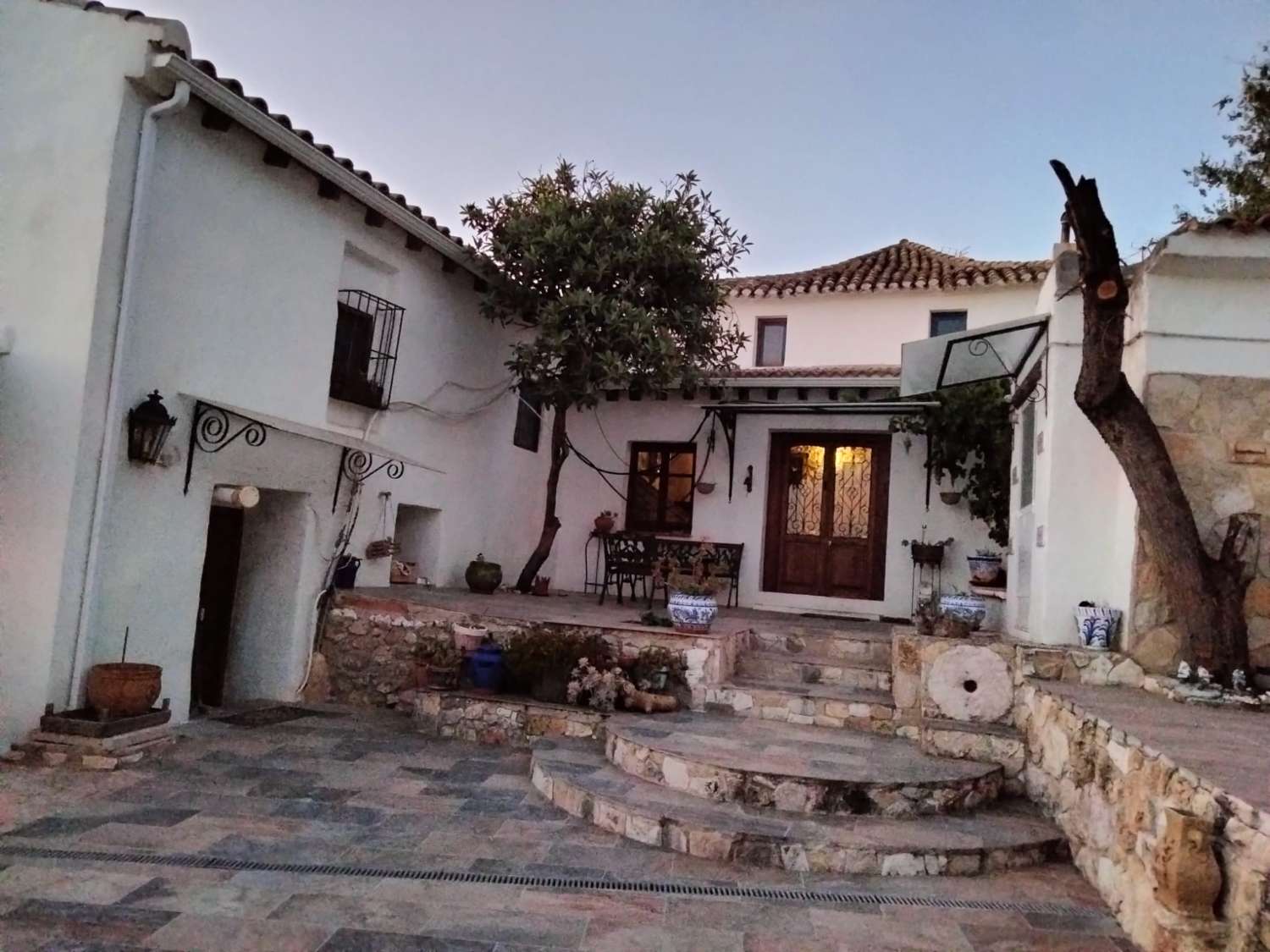 Precioso cortijo rústico, con 2 apartamentos independientes, piscina y estupendas vistas