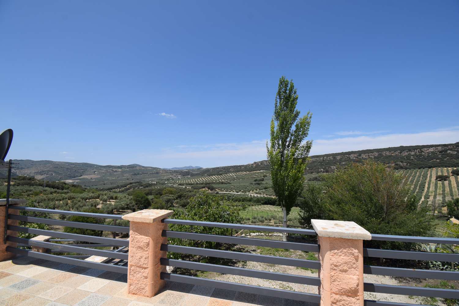 Precioso cortijo rústico, con 2 apartamentos independientes, piscina y estupendas vistas