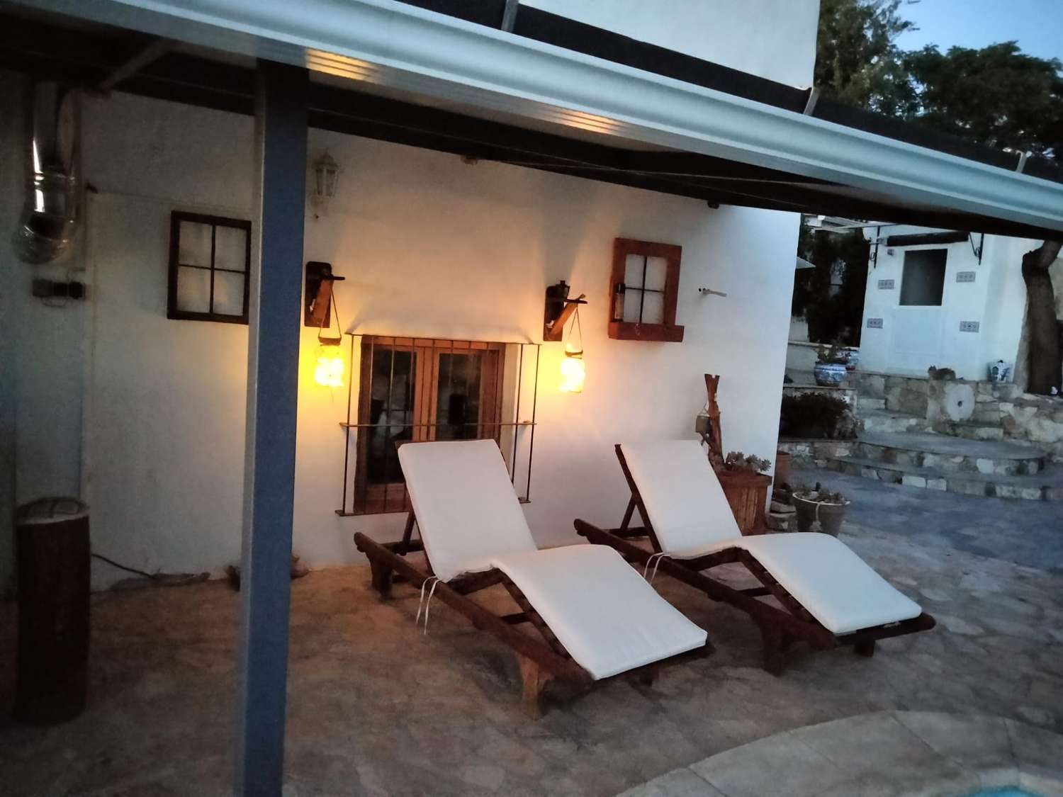 Precioso cortijo rústico, con 2 apartamentos independientes, piscina y estupendas vistas