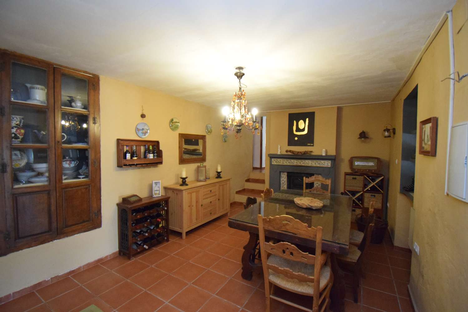 Beautiful rustic farmhouse, with 2 independent apartments, pool and great views