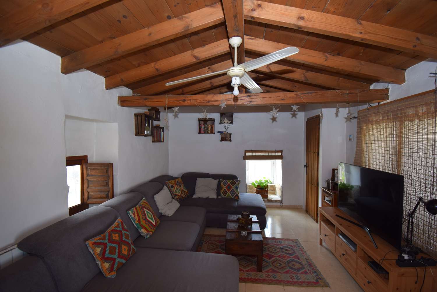 Precioso cortijo rústico, con 2 apartamentos independientes, piscina y estupendas vistas