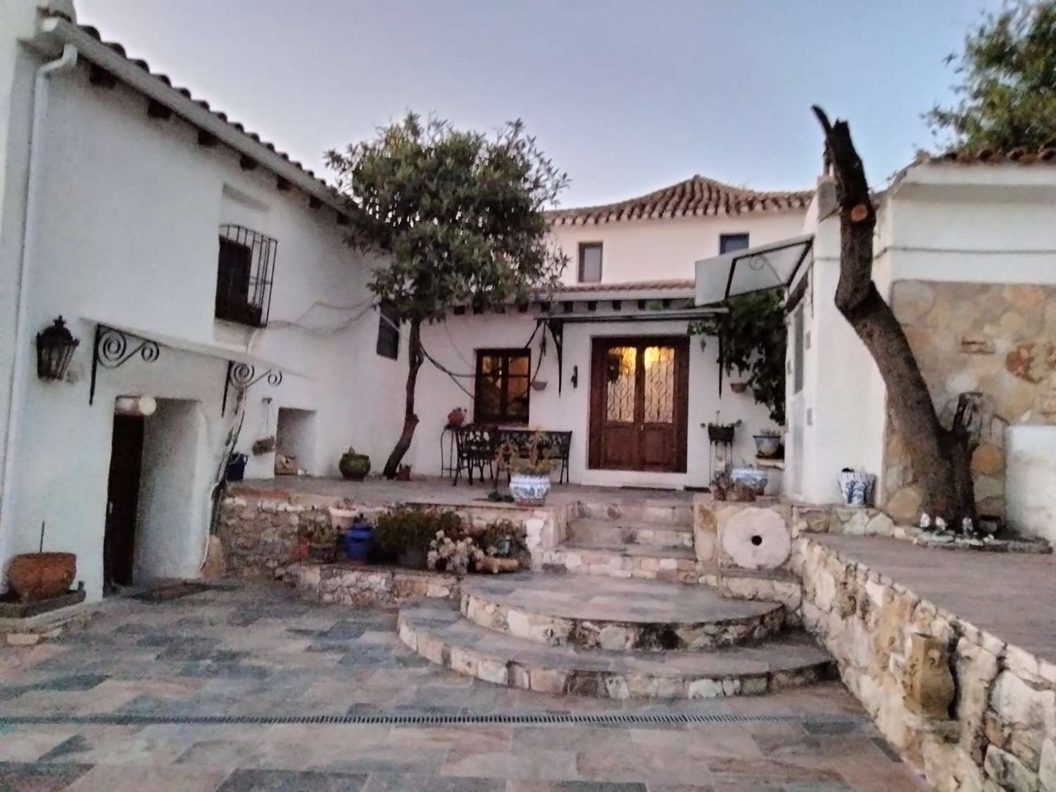 Precioso cortijo rústico, con 2 apartamentos independientes, piscina y estupendas vistas