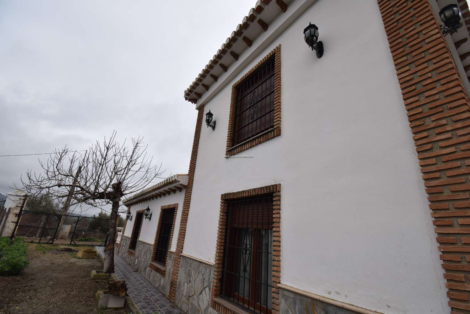 CORTIJO RURAL HOUSE WITH STABLES AND BARN