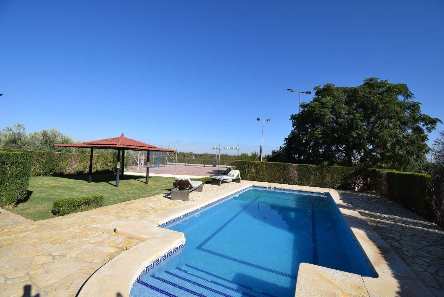 Fantastische vrijstaande villa met tennisbaan, zwembad en geweldig uitzicht